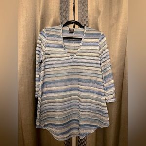 Elif by Jordan Taylor.  Pull over blouse with blues, white, silver, Sz M